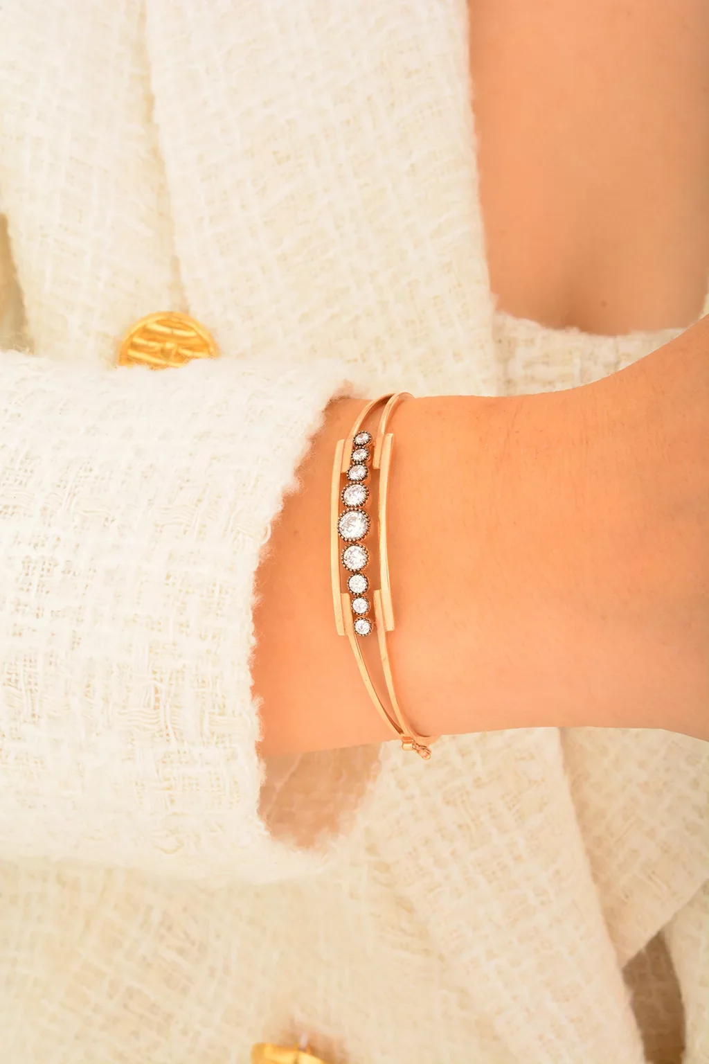 Cebeci 14 Ayar Taşlı Kelepçeli Altın Bilezik