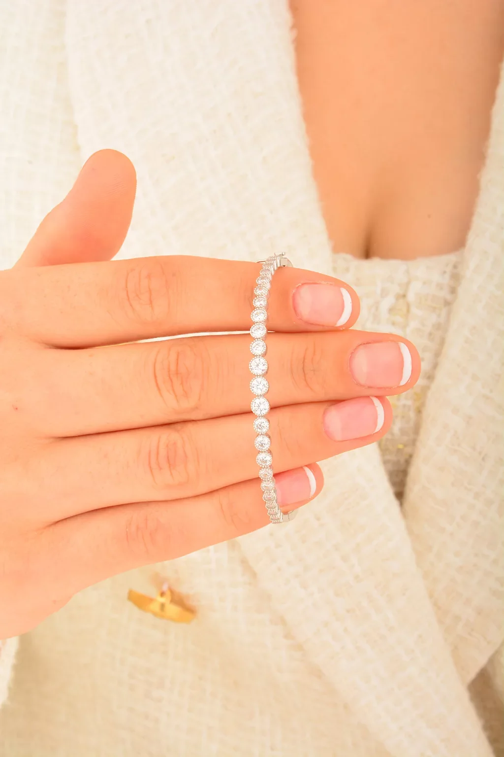 Cebeci 14 Ayar Taşlı Kelepçeli Altın Bilezik