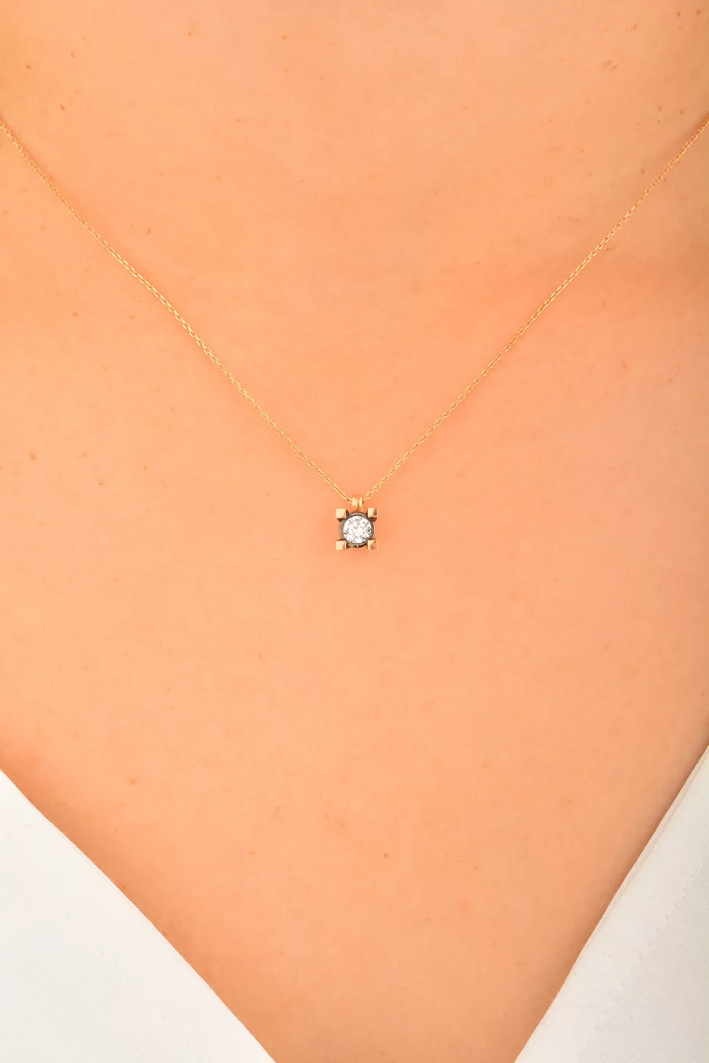 Cebeci 14 Ayar Tek Taşlı Rose Altın Kolye