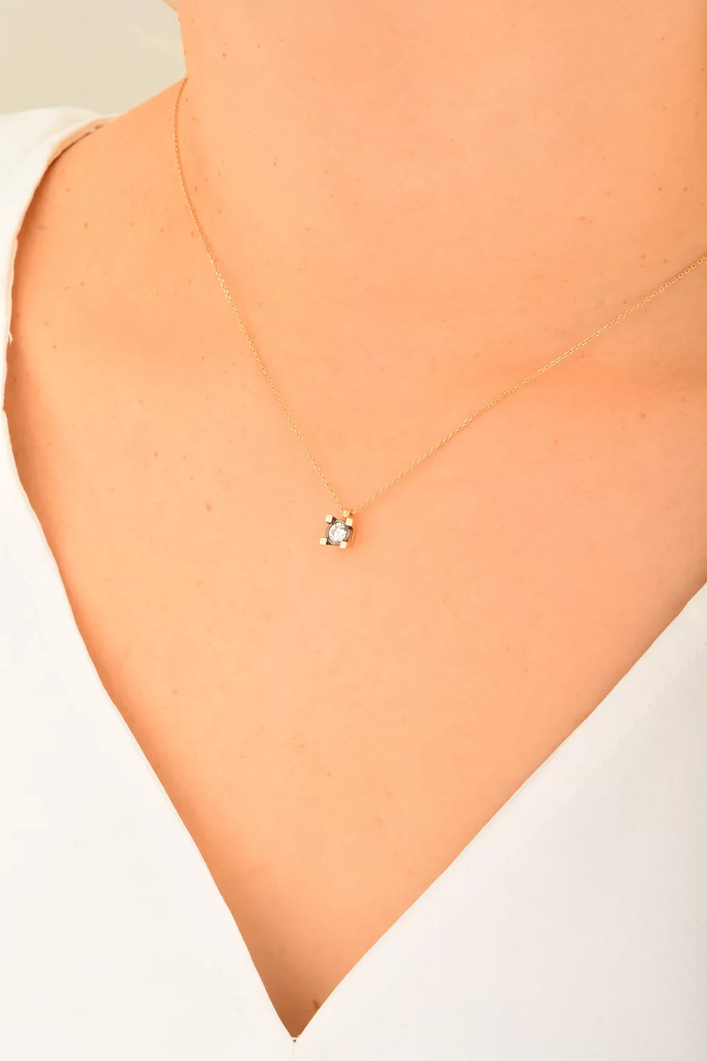 Cebeci 14 Ayar Tek Taşlı Rose Altın Kolye