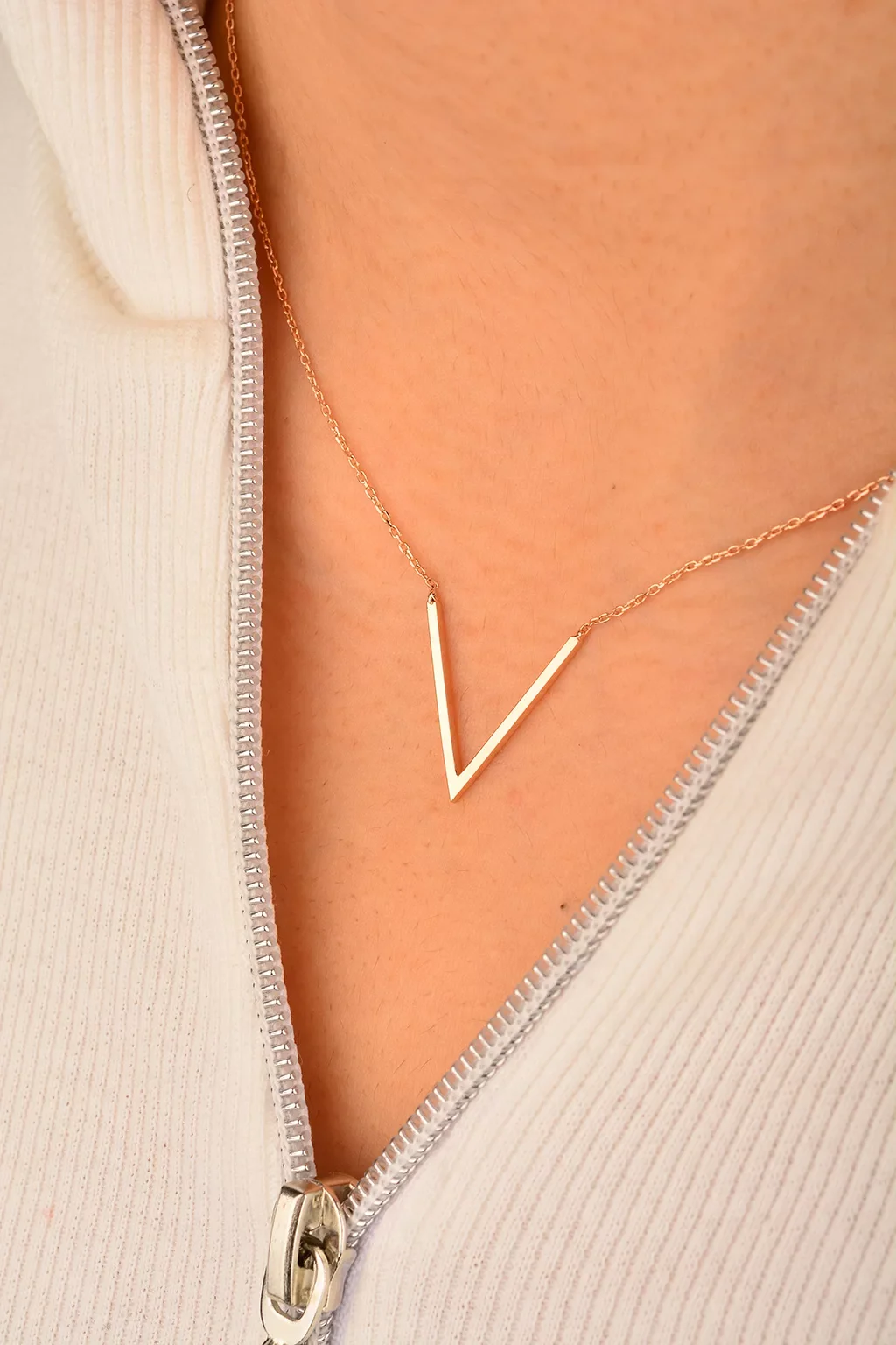 Cebeci 14 Ayar V Rose Altın Kolye