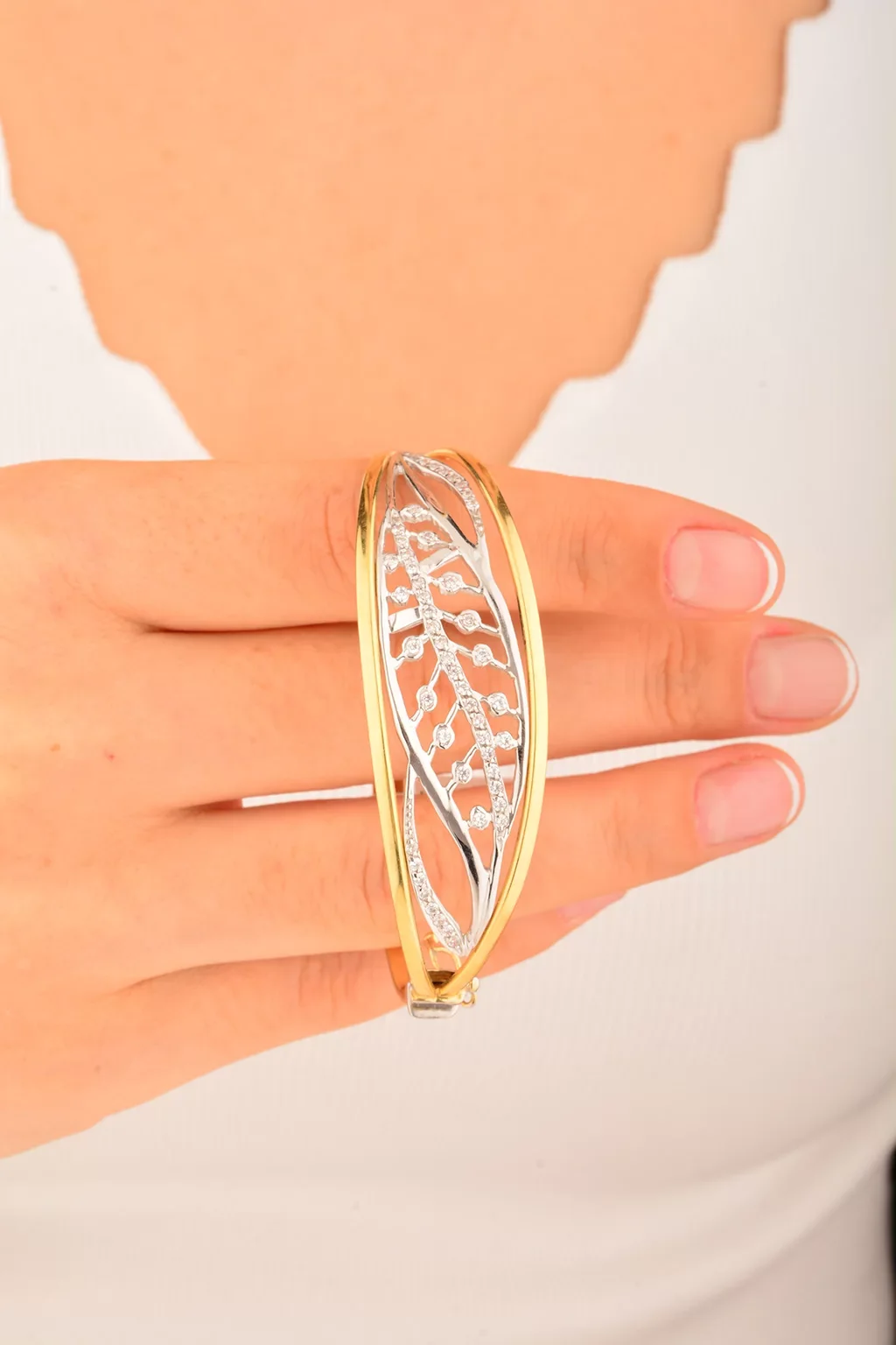 Cebeci 14 Ayar Yapraklı Kelepçeli Altın Bilezik