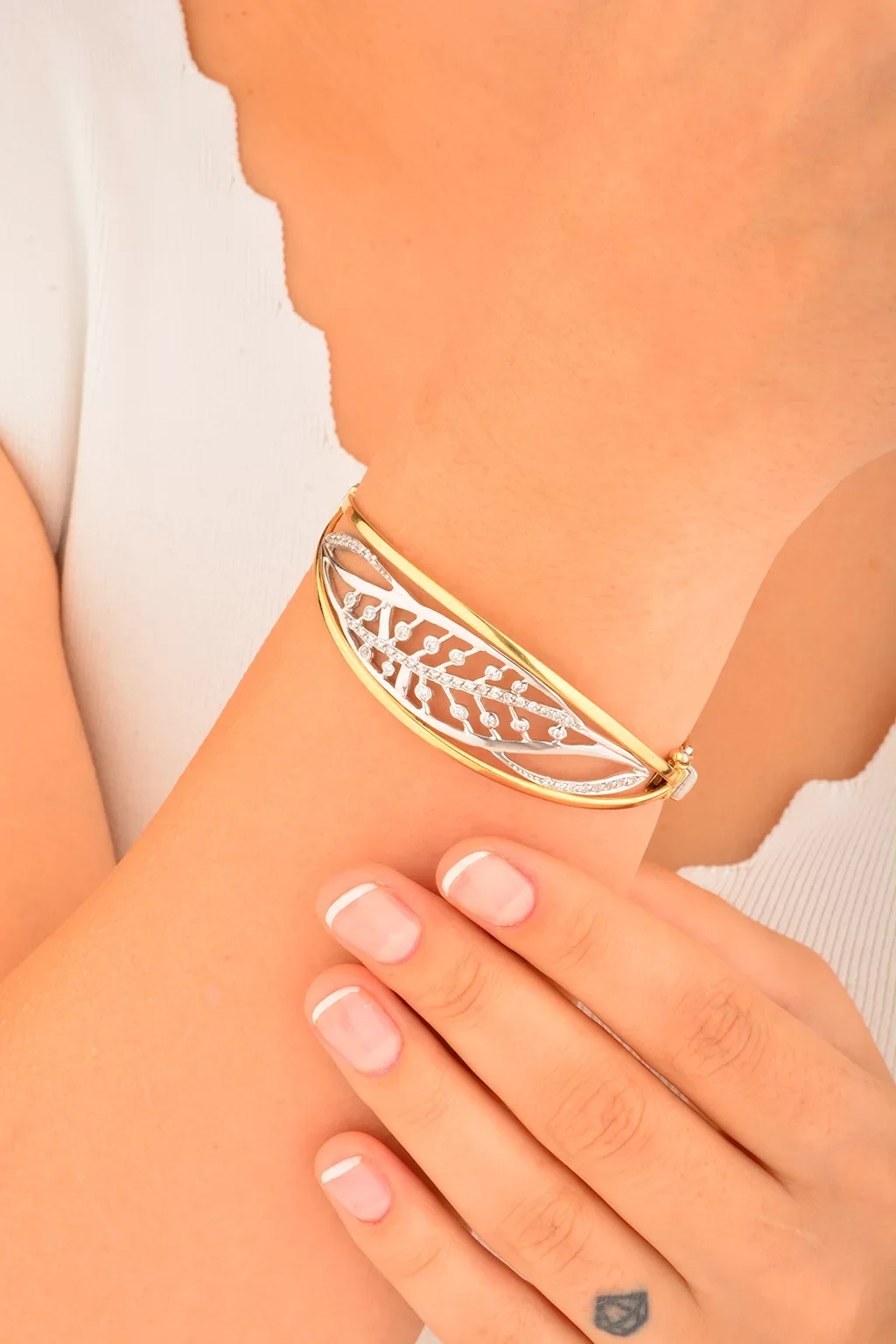 Cebeci 14 Ayar Yapraklı Kelepçeli Altın Bilezik