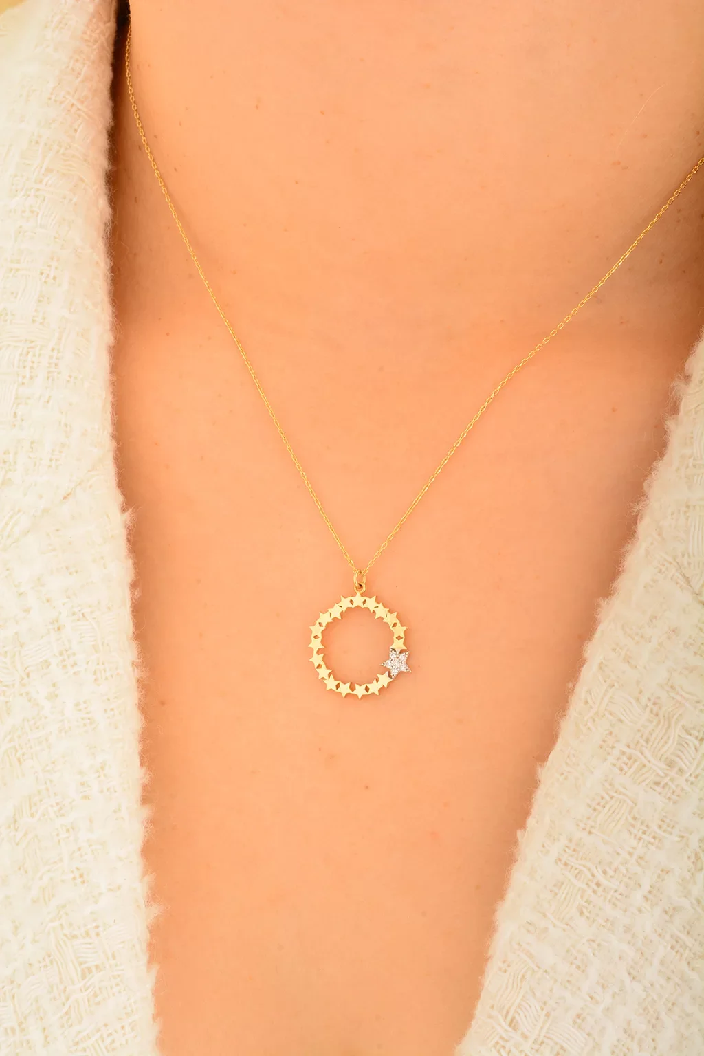 Cebeci 14 Ayar Yıldız Halkalı Altın Kolye