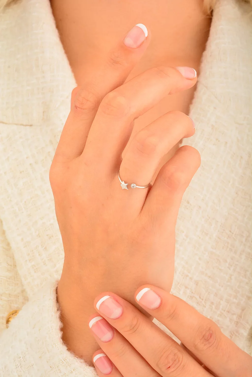 Cebeci 14 Ayar Yıldız Kelepçe Beyaz Altın Yüzük