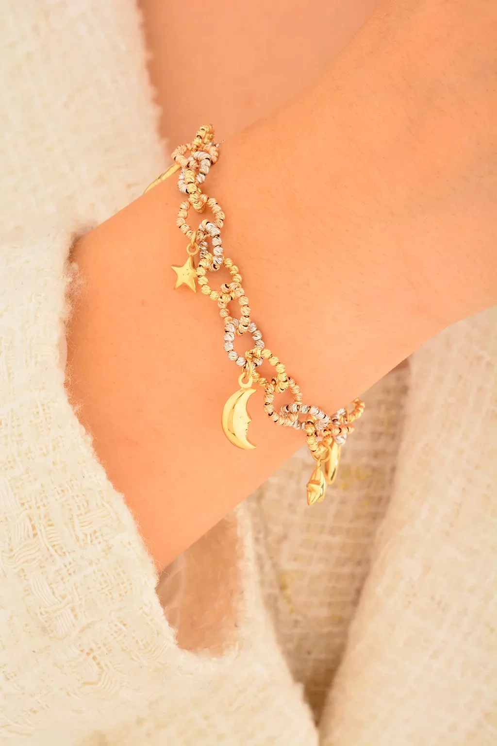 Cebeci 14 Ayar Yıldızlı Altın Şans Bilekliği