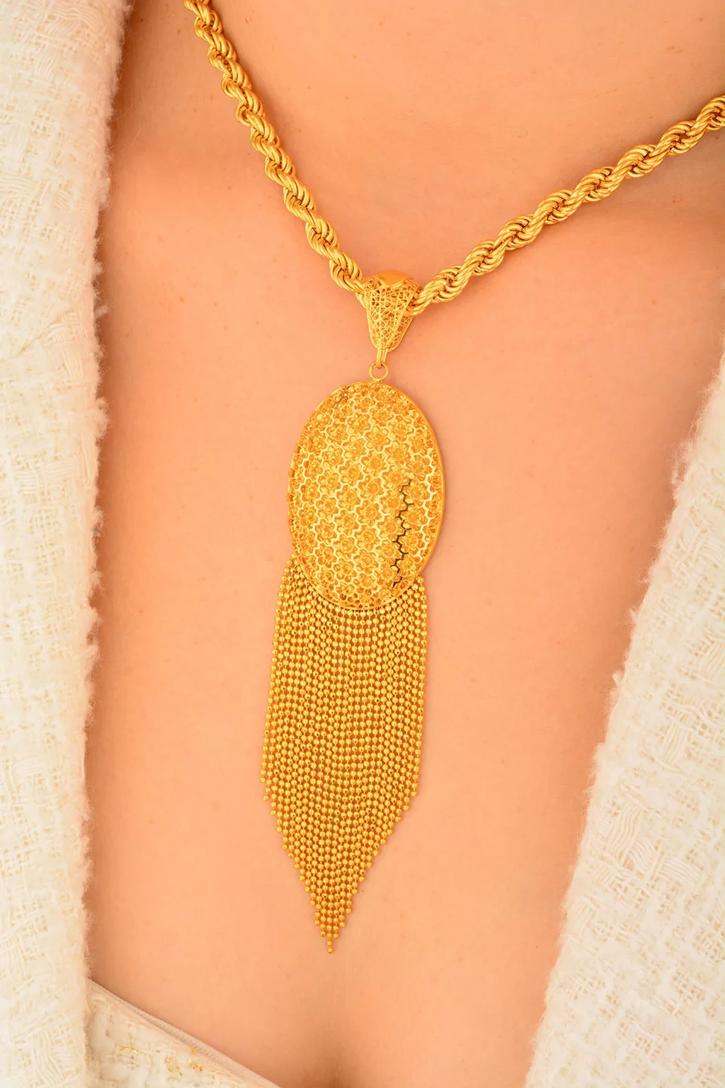 Cebeci 22 Ayar Çiçek İşlemeli Sarkan Altın Kolye