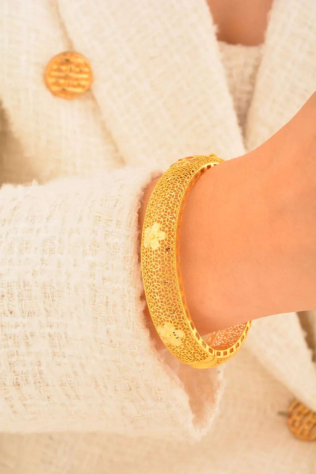 Cebeci 22 Ayar Çiçek Kabartmalı Kelepçe Altın Bilezik