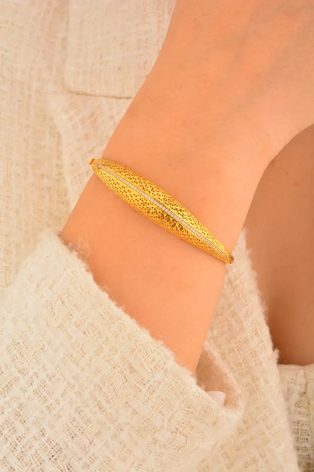 Cebeci 22 Ayar Kelepçe Altın Bilezik