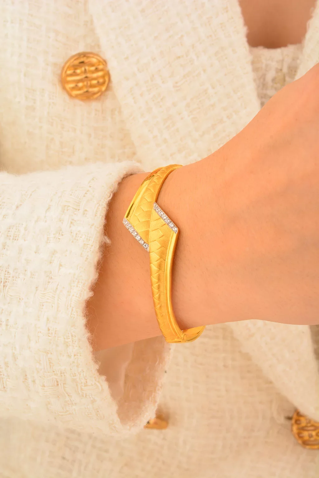 Cebeci 22 Ayar Taşlı Kelepçe Bilezik