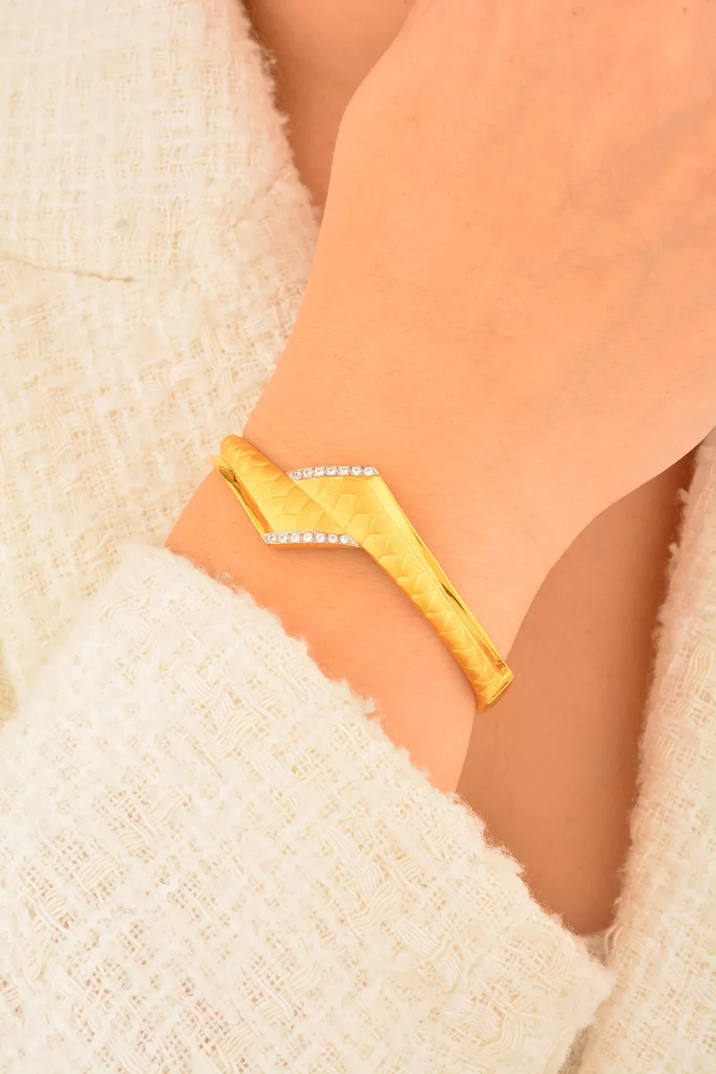 Cebeci 22 Ayar Taşlı Kelepçe Bilezik