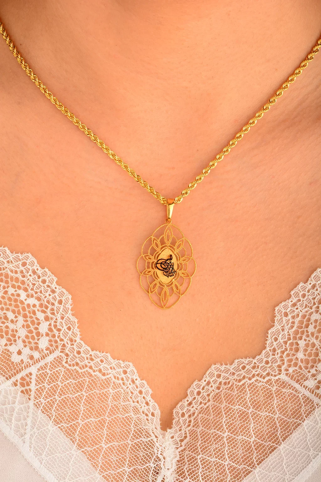 Cebeci 22 Ayar Tuğralı Altın Kolye Ucu