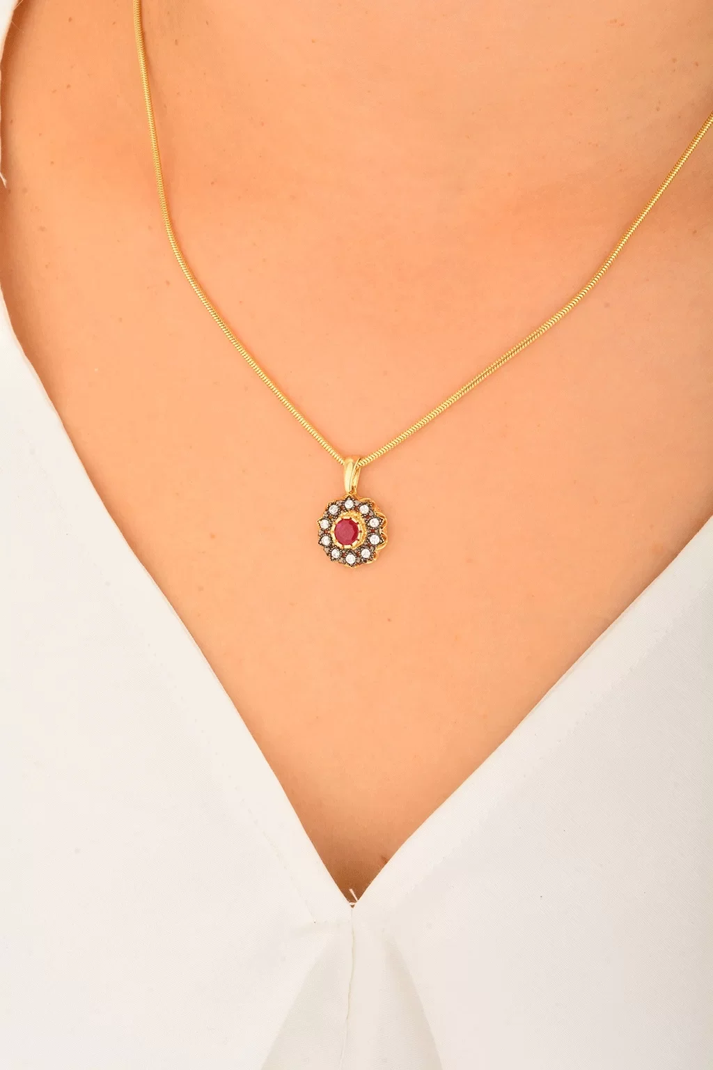 Cebeci 14 Ayar Kırmızı Taşlı Çiçek Kolye Ucu