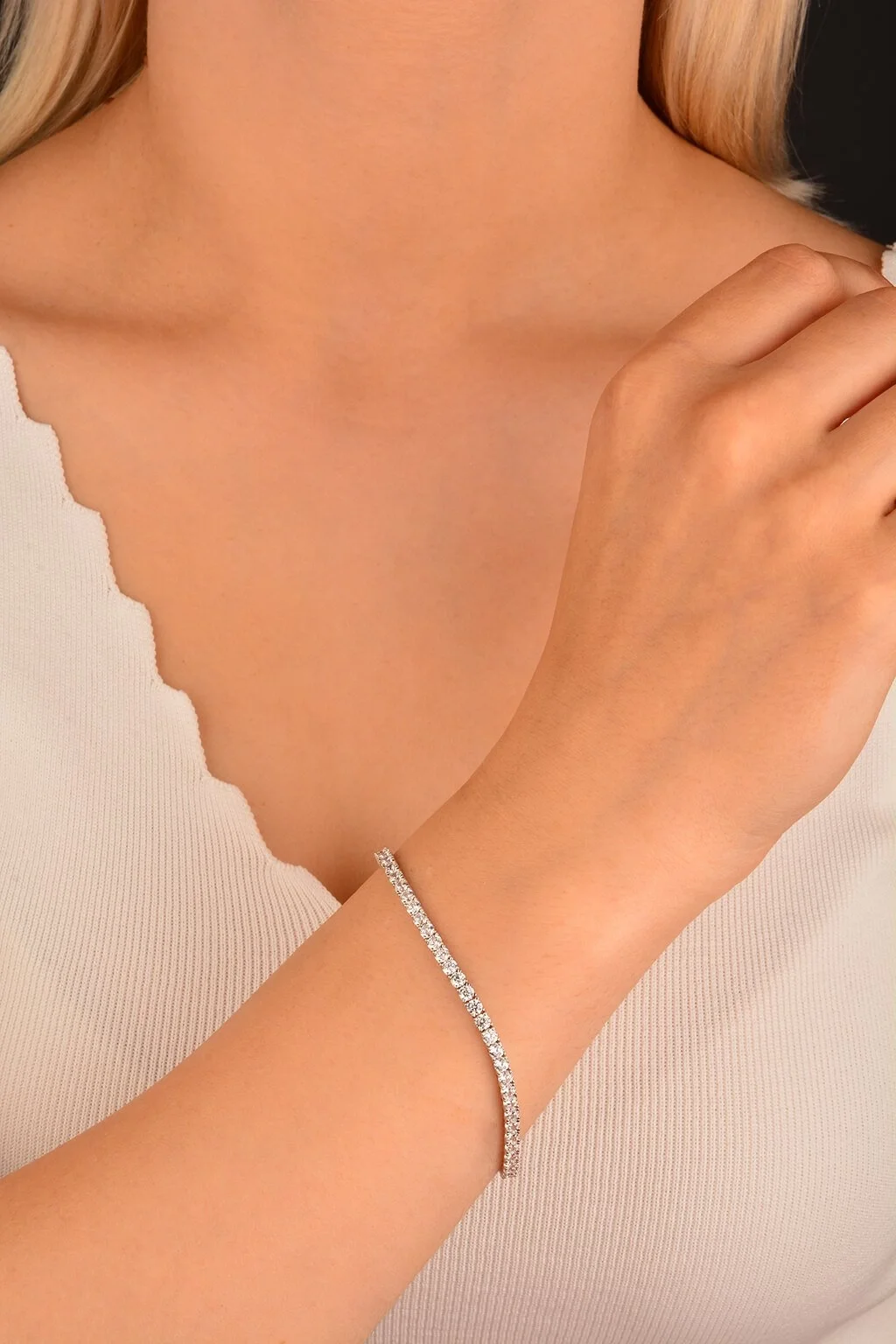 Cebeci 14 Ayar Suyolu Taşlı Altın Bileklik