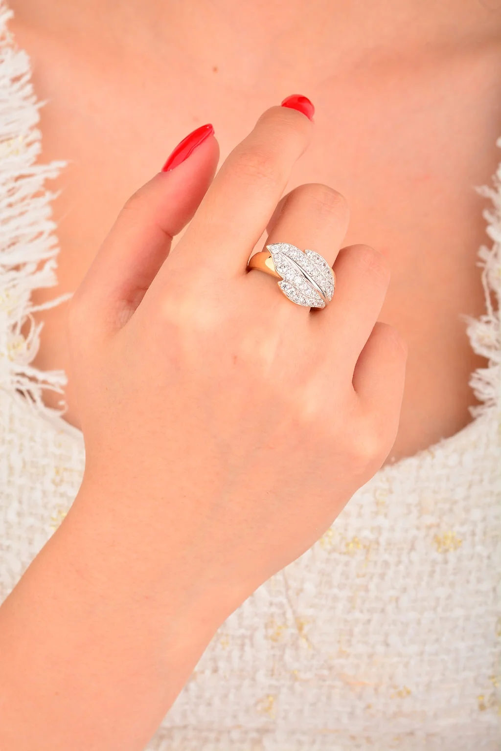 Cebeci 14 Ayar Altın Yaprak Taşlı Altın Yüzük