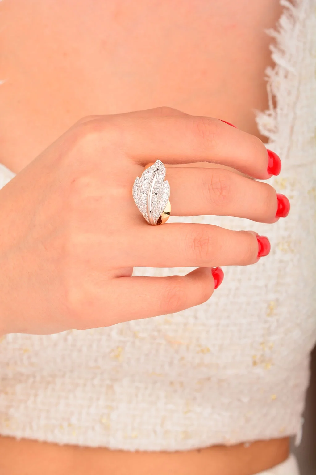 Cebeci 14 Ayar Altın Yaprak Taşlı Altın Yüzük