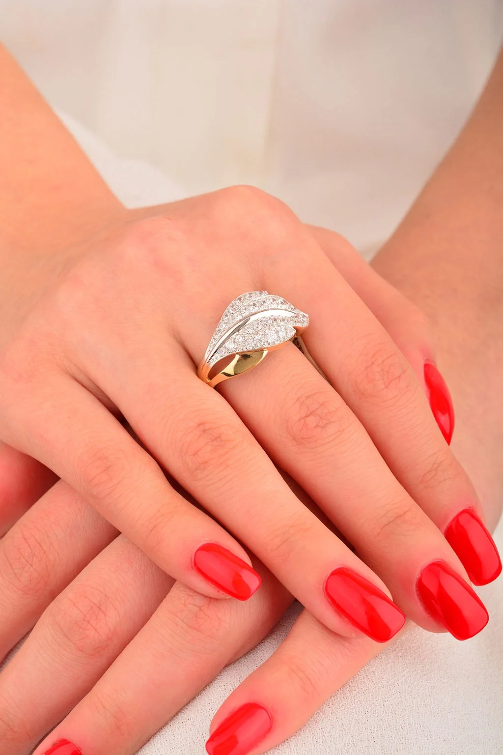 Cebeci 14 Ayar Altın Yaprak Taşlı Altın Yüzük