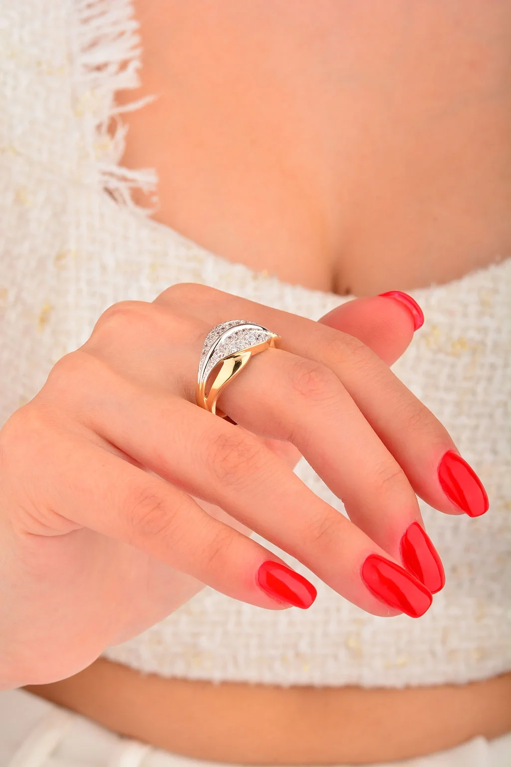 Cebeci 14 Ayar Altın Yaprak Taşlı Altın Yüzük