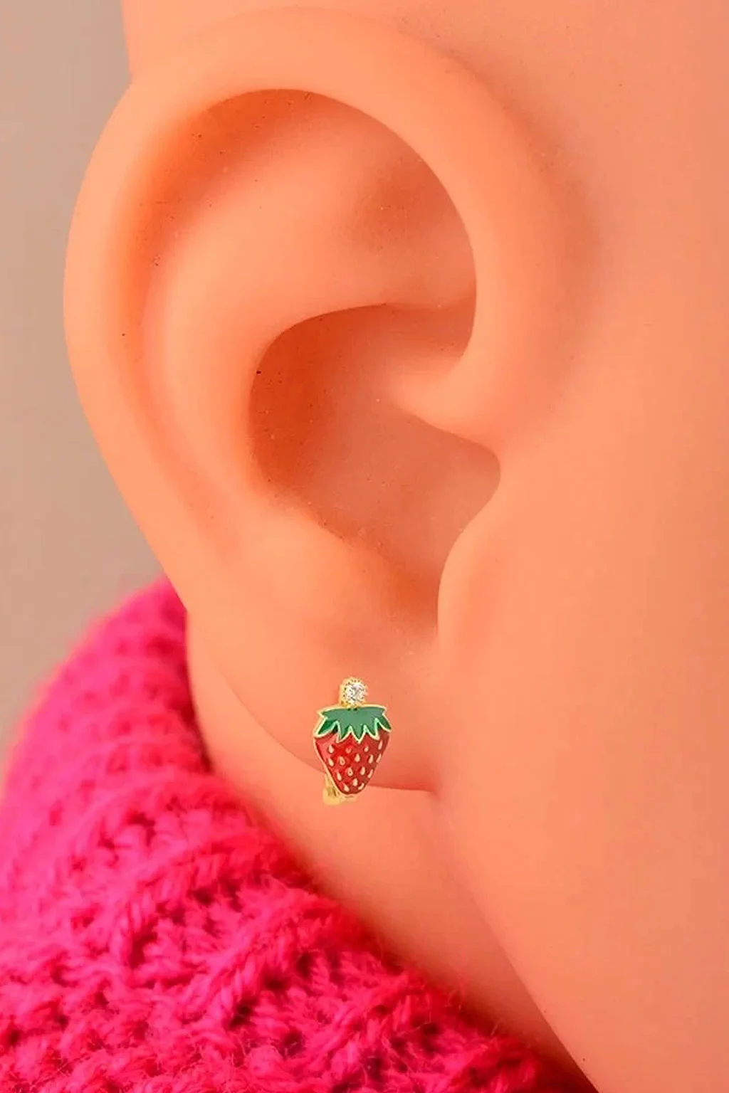 Cebeci 14 Ayar Çilekli Altın Çocuk Küpe