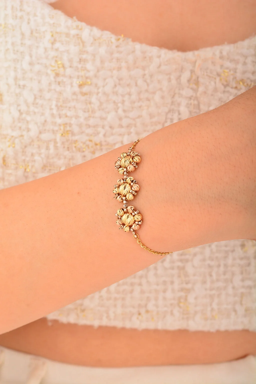 Cebeci 14 Ayar Dorika Çiçekli Altın Bileklik