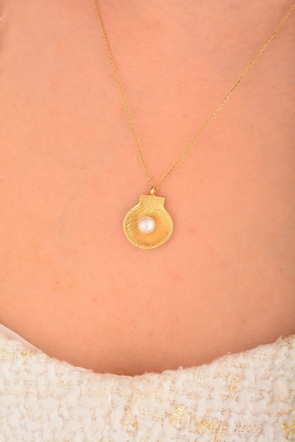 Cebeci 14 Ayar İncili Deniz Kabuğu Altın Kolye