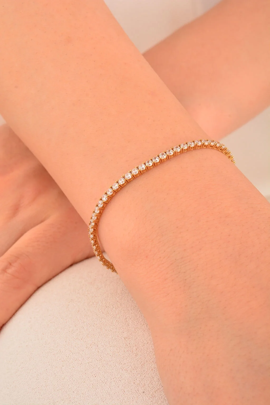 Cebeci 14 Ayar Su Yolu Altın Taşlı Bileklik