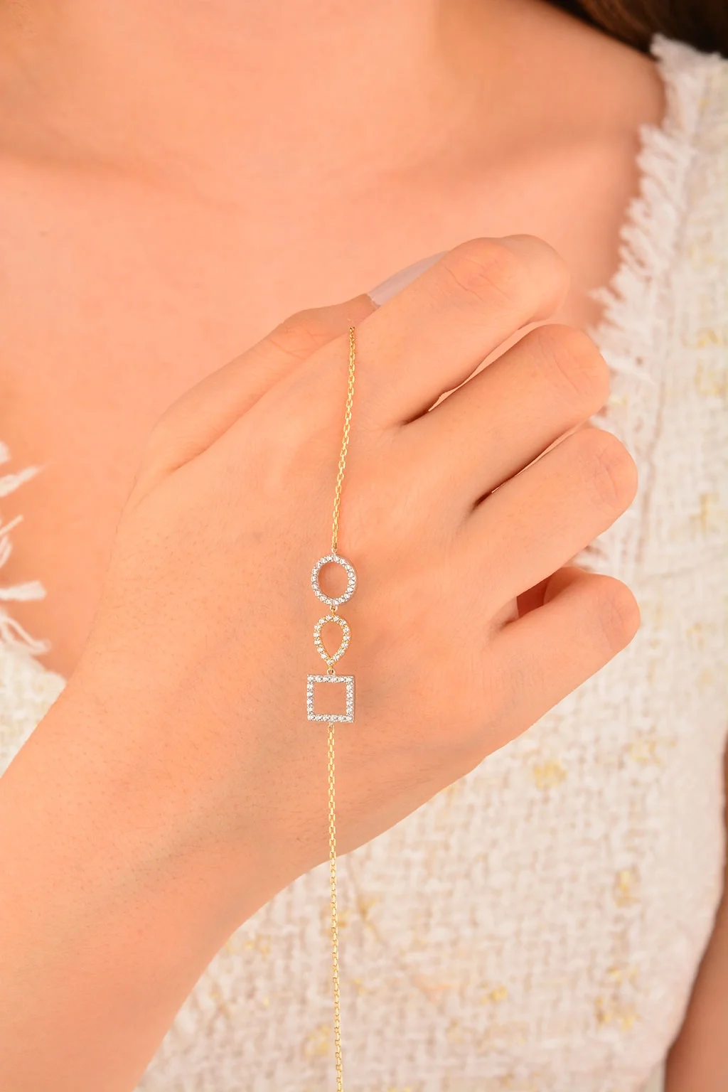 Cebeci 14 Ayar Taşlı Altın Şekilli Bileklik