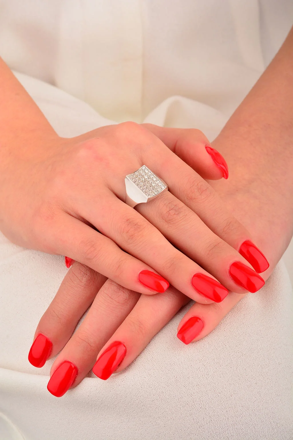 Cebeci 14 Ayar Taşlı Beyaz Altın  Fantazi Yüzük