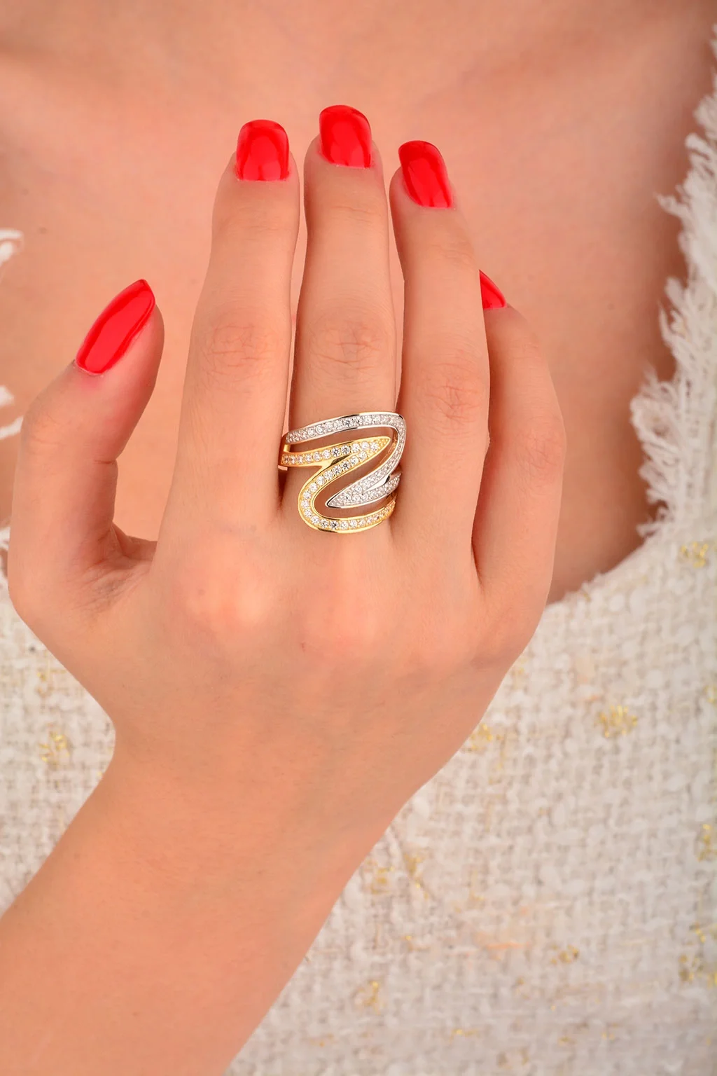 Cebeci 14 Ayar Taşlı Dalgalı Altın Yüzük