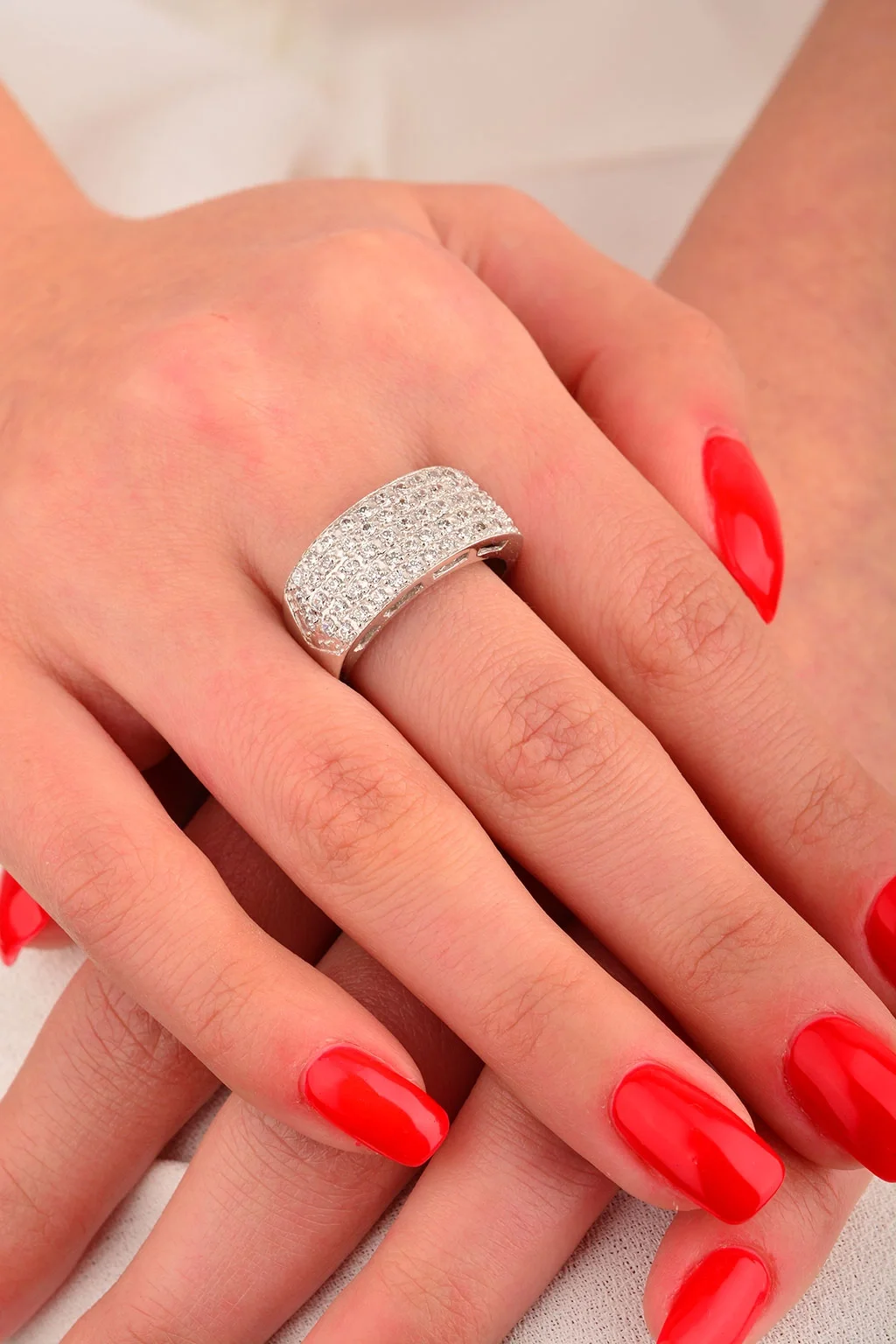 Cebeci 14 Ayar Taşlı Sıralı Altın Yüzük