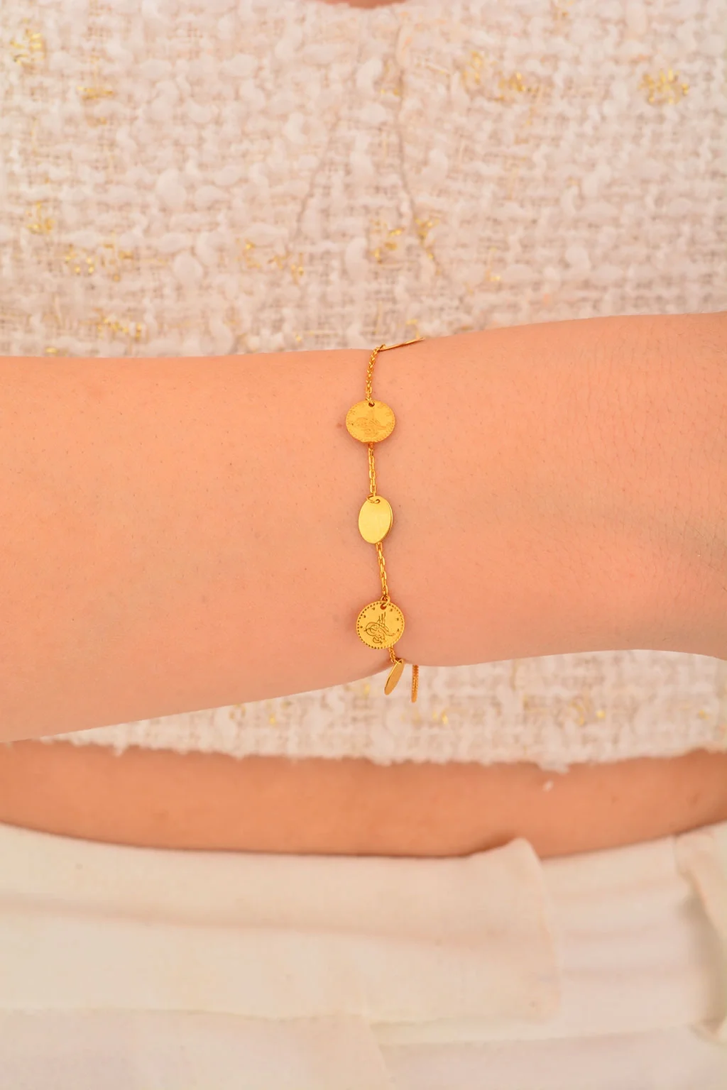 Cebeci 14 Ayar Tuğralı Sıralı Altın Bileklik