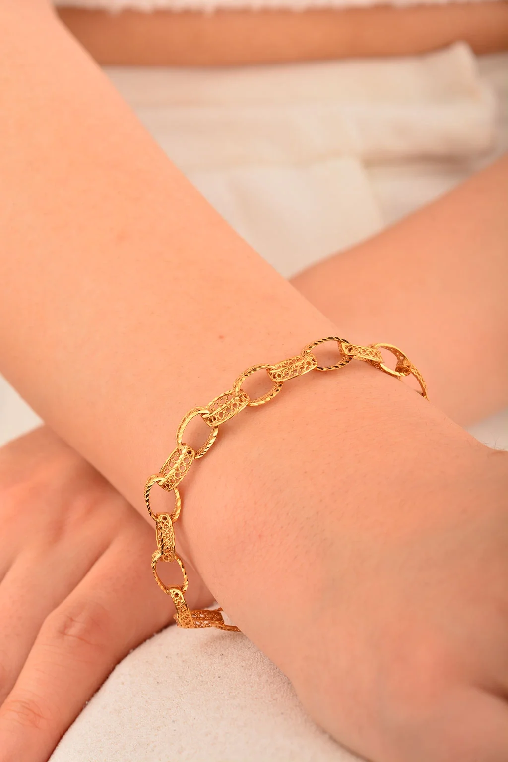 Cebeci 22 Ayar Halkalı İşlemeli Altın Bileklik