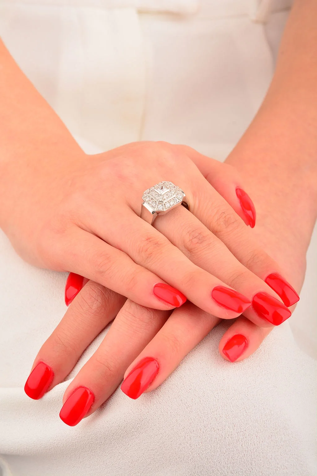 Cebeci 14 Ayar Taşlı Beyaz Altın Fantezi Yüzük