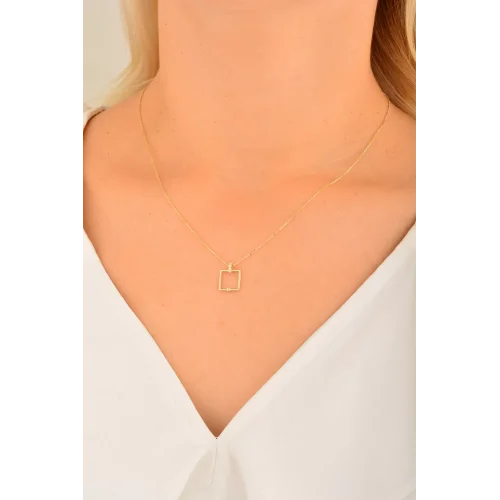 Cebeci 14 Ayar Kare Altın Kolye