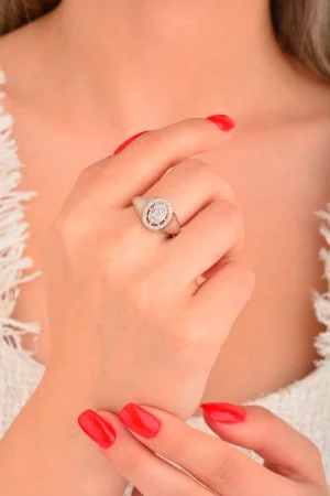 Cebeci 14 Ayar Oval Baget Taşlı Altın Yüzük