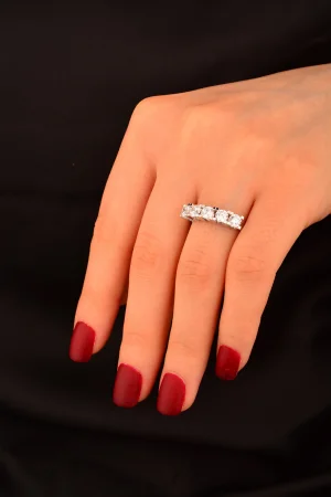 Beş Taş Beyaz Altın Yüzük