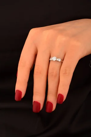 Taşlı Tek Taş Altın Yüzük