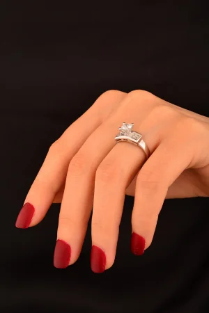 Taşlı Tek Taş Altın Yüzük