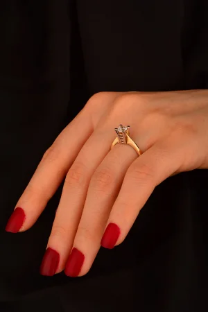 Tek Taş Altın Yüzük