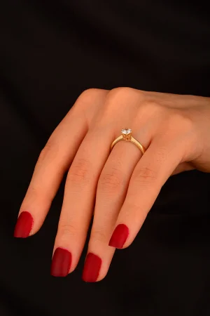 Tek Taş Altın Yüzük