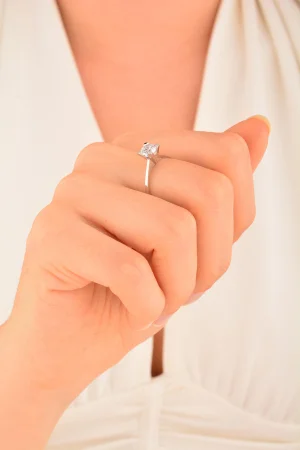 Cebeci 14 Ayar Beyaz Altın Tektaş Altın Yüzük