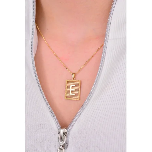 14 Ayar E Harfli Altın Kolye Ucu