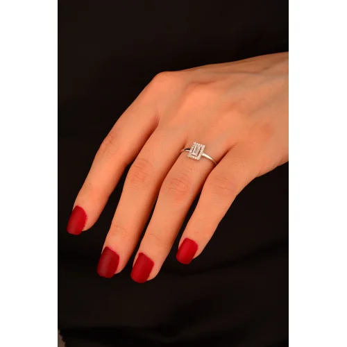 Baget Taşlı Altın Yüzük