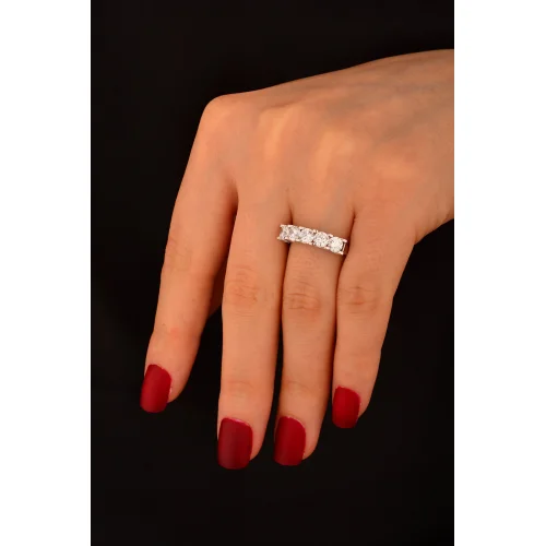 Beş Taş Beyaz Altın Yüzük