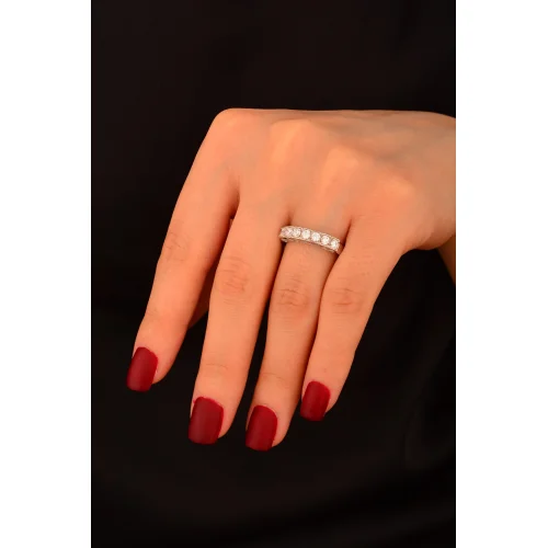 Beş Taş Beyaz Altın Yüzük