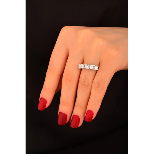 Beş Taş Beyaz Altın Yüzük