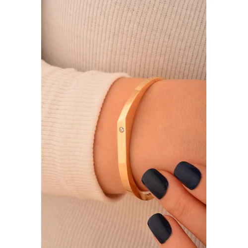 Cebeci 14 Ayar Taşlı Kelepçe Altın Bilezik