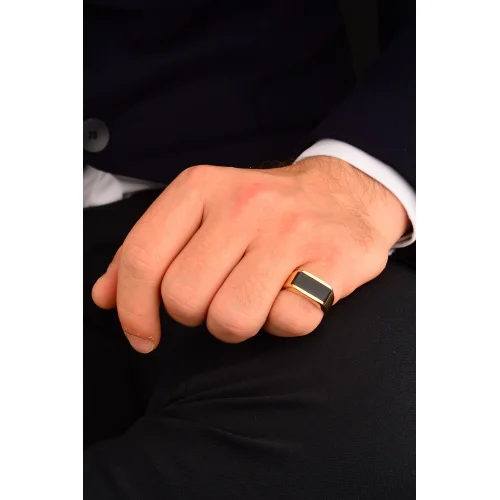 Siyah Taşlı Erkek Altın Yüzük