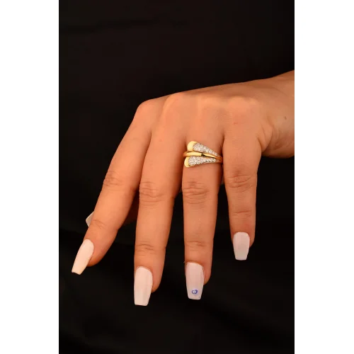 Taşlı Fantazi Altın Yüzük