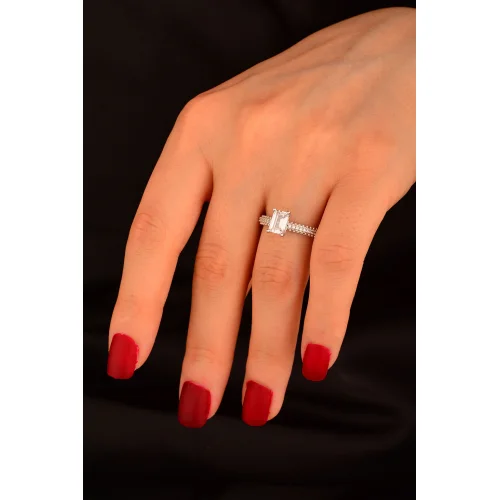 Cebeci 14 Ayar Taşlı Radyant Kesim Altın Yüzük